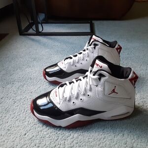 Jordan B' Loyal Black and White  Men's Size 8